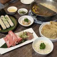 鼎王麻辣x酸菜鍋