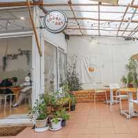 Have a Toast Day cafe’
