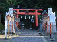 高山稻荷神社：美景，特色鳥居，適合任何時間和場景
