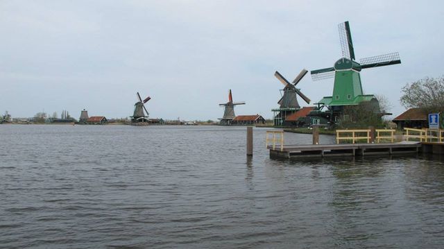 EXPLORING KINDERDJIK WINDMILLS