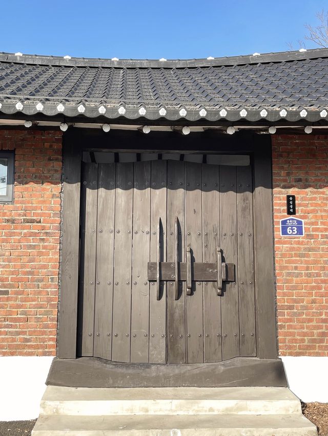호텔수준의 퀄리티를 자랑하는 한옥숙소 ‘송선생댁’🏡