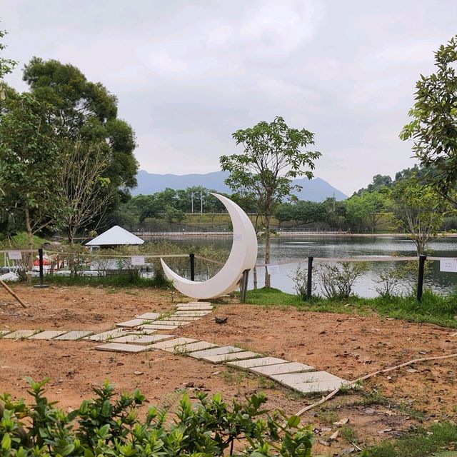 擁湖光山色美景的酒樓 擁湖光山色美景的酒樓