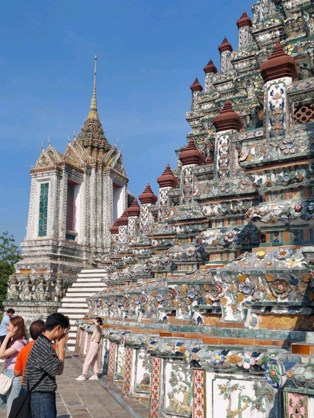 Scenic Boat Ride to Wat Arun Temple