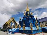 วัดร่องเสือเต้น วัดน้ำเงินแห่งเชียงราย 