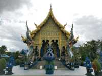 วัดร่องเสือเต้น วัดน้ำเงินแห่งเชียงราย 