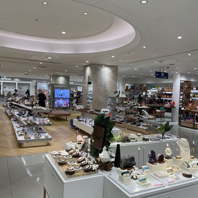 Eat, play, shop and enjoy at Shaw Centre!