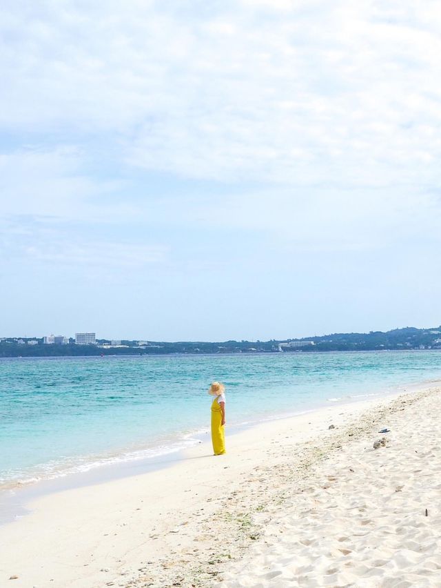 【沖縄】瀬底ブルーの海を望むモダンビーチリゾートホテル
