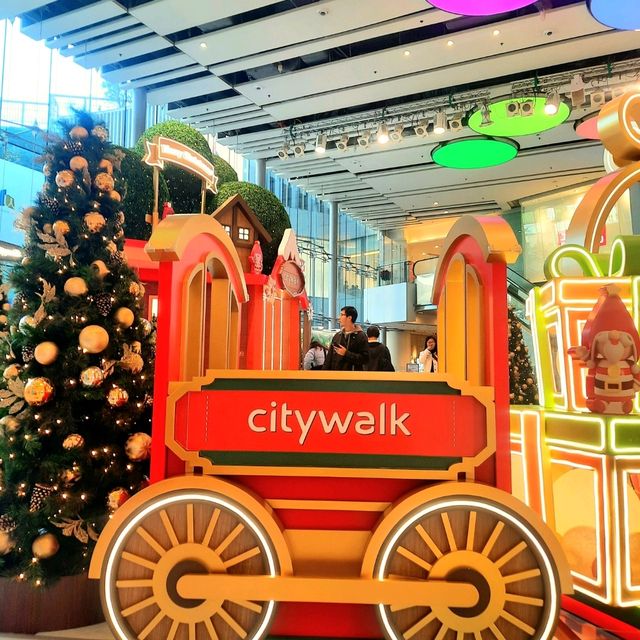 Lost in the Christmas Village🎄