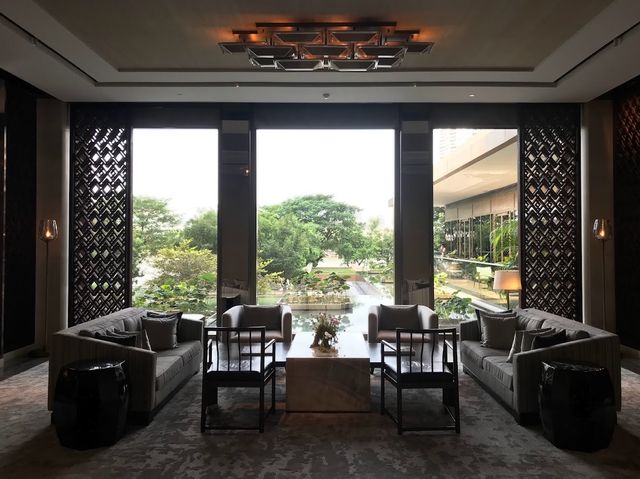 曼谷嘉佩樂酒店：奢華服務，價格稍高