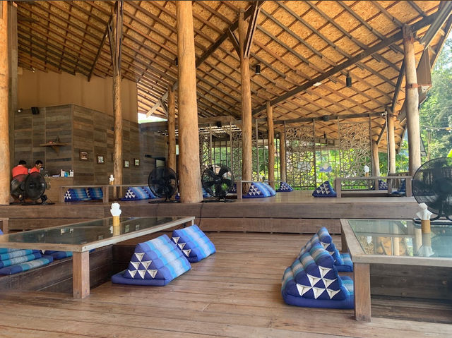 “บ้านพลอยเสม็ด” ร้านอาหารวิวสวยบนเกาะเสม็ด