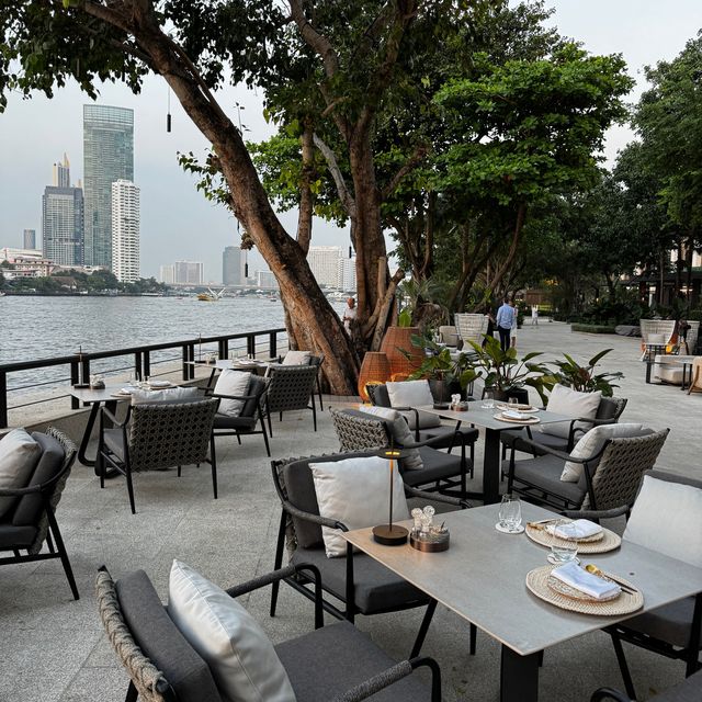 A luxurious and elegant Four Season Bangkok 