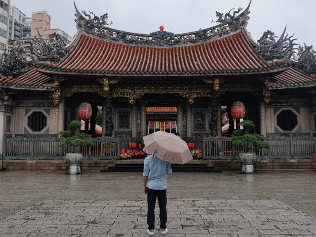 Longshan Temple: Taipei's Spiritual Haven