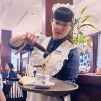 「懷舊洋日式風格☕️女僕裝店員親自倒咖啡」