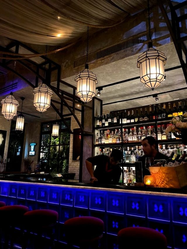 Caravan Bar