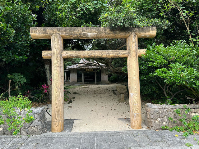 沖縄・石垣島。『オヤケアカハチの像と碑』
