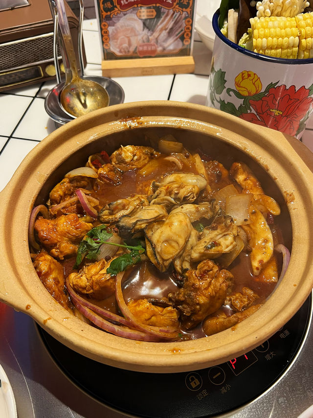 「香港情懷特色雞煲火鍋店，回味無窮！」