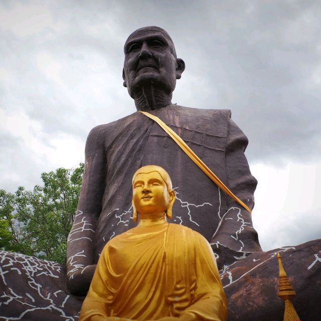 วัดสระกำแพงใหญ่ จ.ศรีษะเกษ