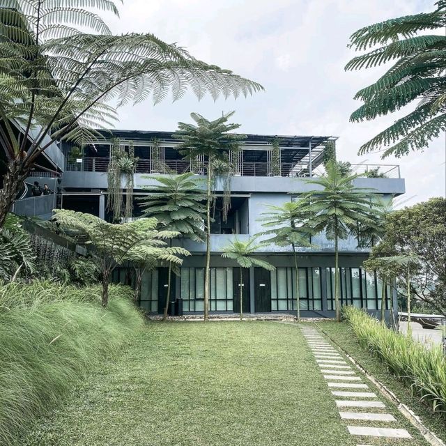 THE UPPER CLIFT | THE LARGEST CAFE IN SENTUL WITH MOUNTAIN VIEWS