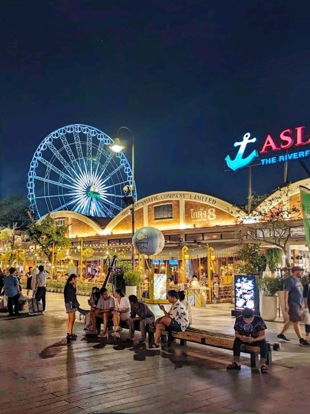 Experiance the largest and amazing riverfront lifestyle bazaar in Bangkok