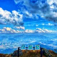 สัมผัสอากาศหนาว ชมวิว 360 องศา ที่ดอยผาตั้ง