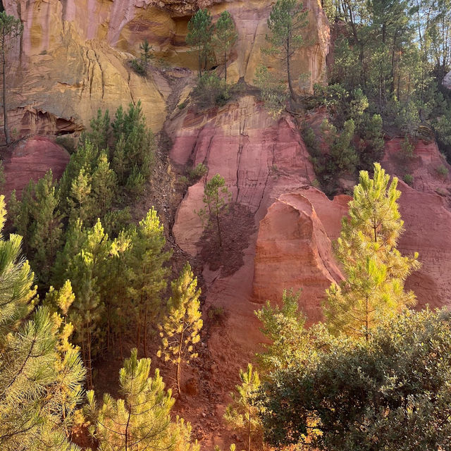 Walk Through a Kaleidoscope of Colors on the Ochre Trail in Roussillon