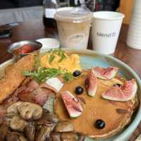 Blend: A Tranquil Breakfast Haven Amidst the Urban Rush