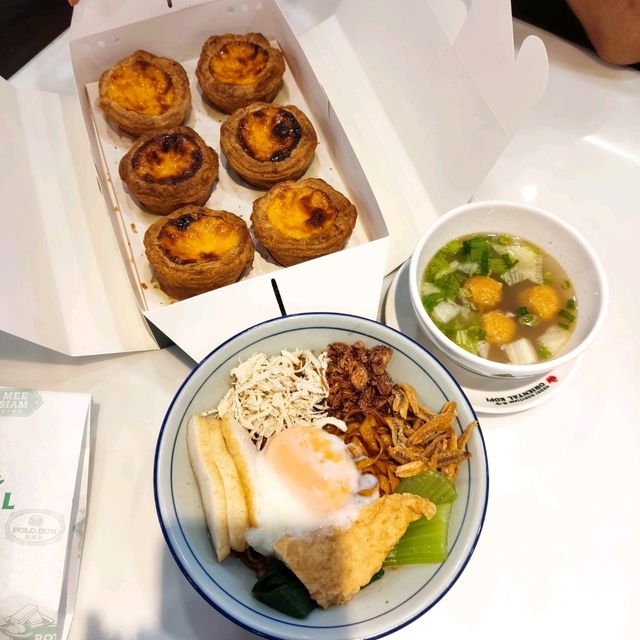 Quintessential Malaysian Breakfast in Oriental Kopi 🥚 ☕ 🍜