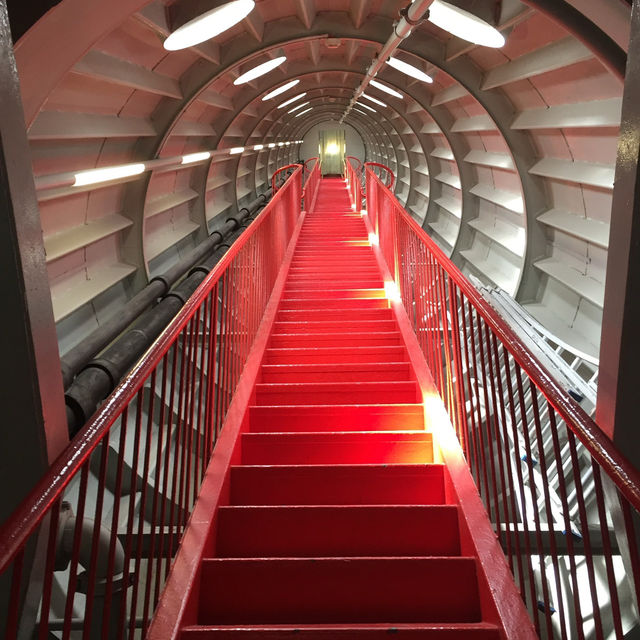 🌌🔭 未來之門：探索布魯塞爾的原子球塔 Atomium🇧🇪🚀