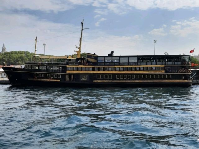 【伊斯坦布爾必玩項目】坐船漫遊博斯普魯斯海峽，Trip.com上預定行程享高性價比