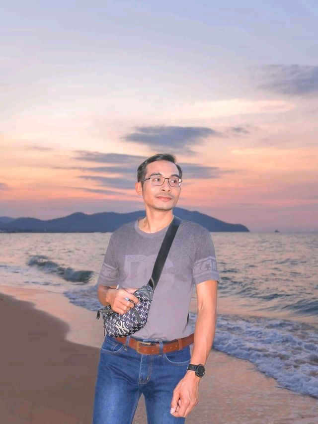 หาดบางเสร่ ชมพระอาทิตย์ตกสุดโรแมนติก 🥰