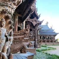 ปราสาทสัจธรรม