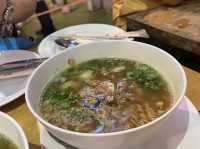 泰國普吉 正宗普吉火山排骨 เล้ง super แซ่บ ภูเก็ต - ตลาดชิลล์วา (Leng Super Zab Phuket - Chillva Market)