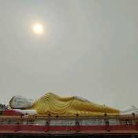 ไหว้พระนอน เสริมมงคลให้ชีวิต