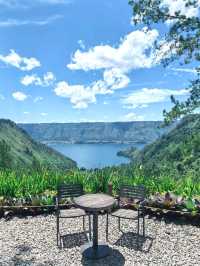 Glamping with Fantastic view of Toba Lake 