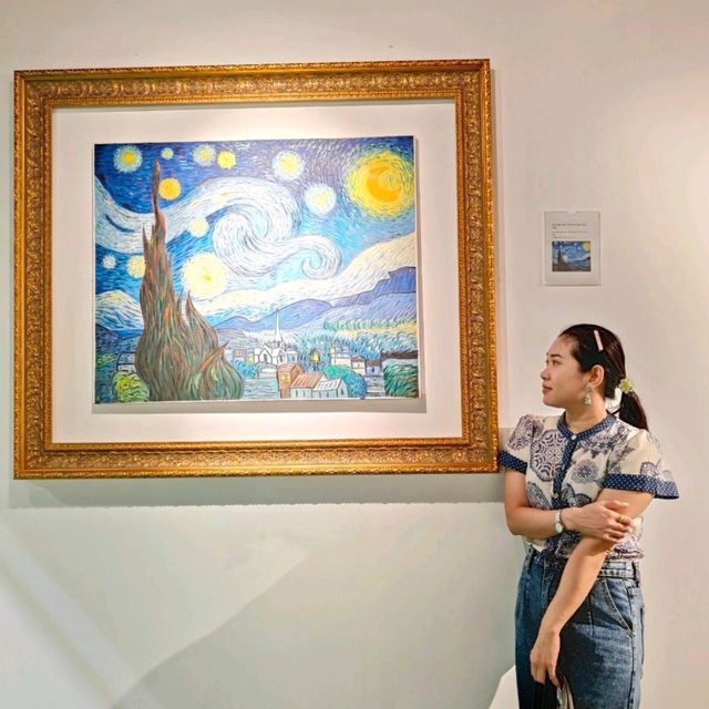 ชมศิลปะ ฮีลใจ ที่ Legacy art gallery 