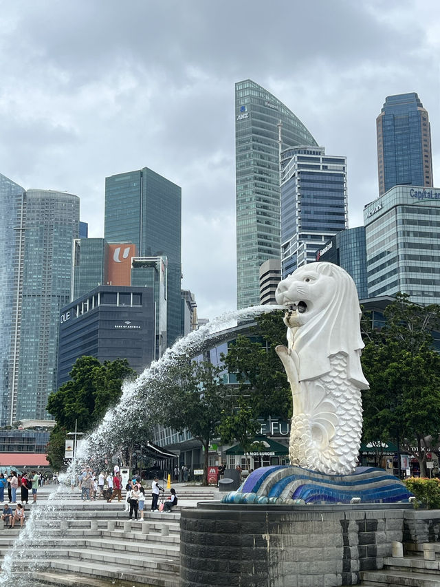 ไม่ถ่ายรูปคู่ Merlion เหมือนมาไม่ถึงสิงคโปร์! 📸