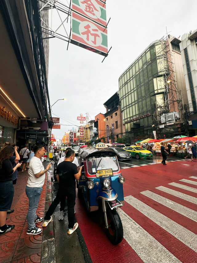 探訪曼谷唐人街·夜晚的美食與活力 🌃🍜