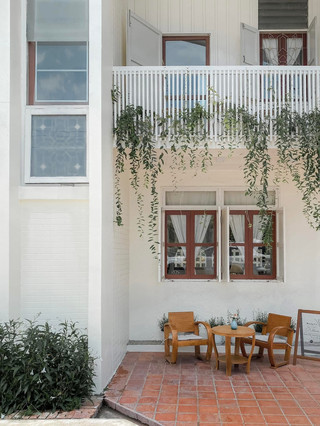 Narisa Cafe & Creative Space āļāļēāđāļāđāđāļāļīāļāđāļŦāļĄāđ