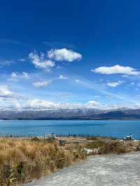 นั่งกินแซลมอนริมทะเลสาบ Pukaki นิวซีแลนด์ 😋