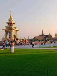  พระเขี้ยวแก้ว  ที่ท้องสนามหลวง