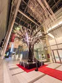 【金継ぎをモチーフ！？】東京ミッドタウン八重洲のツリーが独創的すぎる！🎄