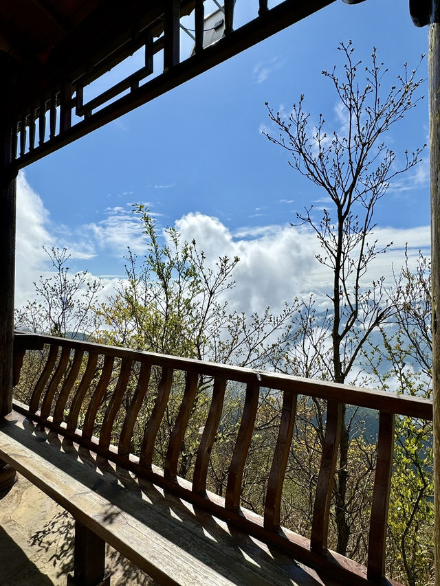 🇨🇳 Nature's Masterpiece: Exploring Three Gorges on Land