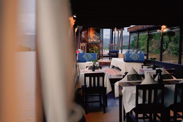 Sunset cruise in Luang prabang 