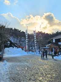 【青森／つがる市】雪の千本鳥居「髙山稲荷神社」⁡