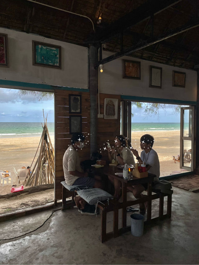 แนะนำร้านน่านั่ง ริมหาดทุ่งวัวแล่น จ.ชุมพร