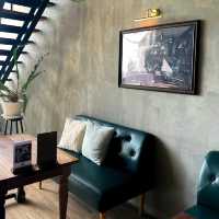 Islandish cafe 