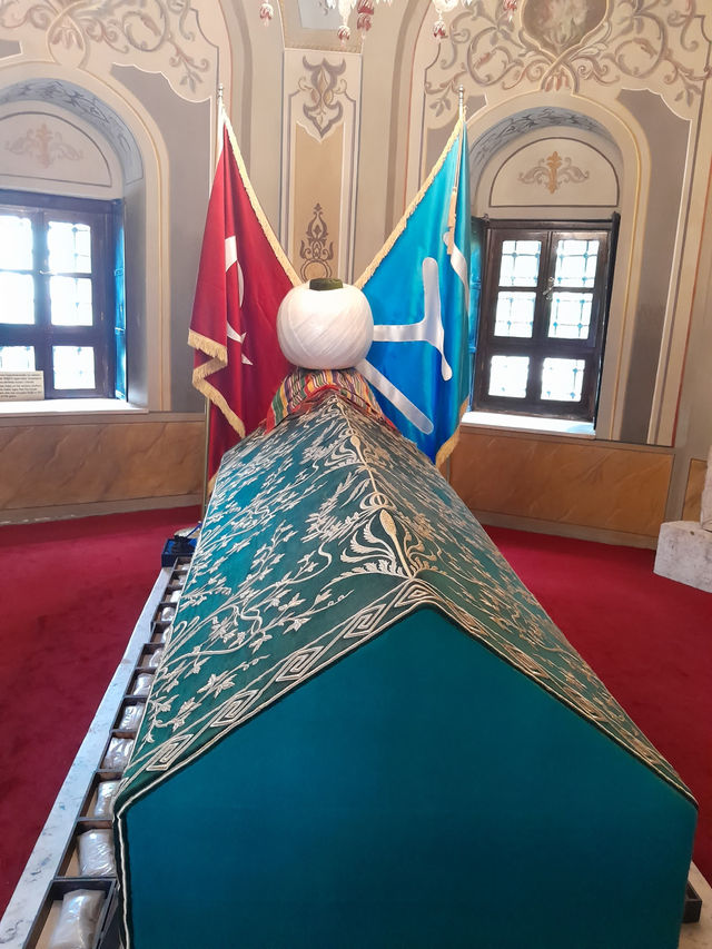 13세기 오스만 제국 창시자 오스만 1세의 아버지 에르투룰 가지 모스크🇹🇷