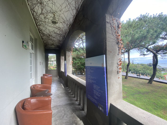 漫步 松園別館 松林綠影拂風吹