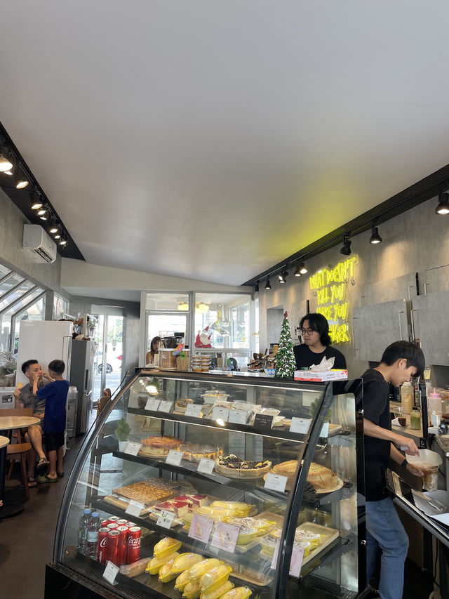 Monkey Three Coffee Space 🍌🐵