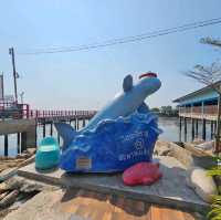 สะพานแดง จุดชมวิวปลาโลมา
